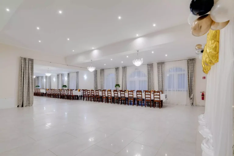 Sala bankietowa przygotowana na uroczystość